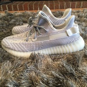 Yeezy Boost 350 V2